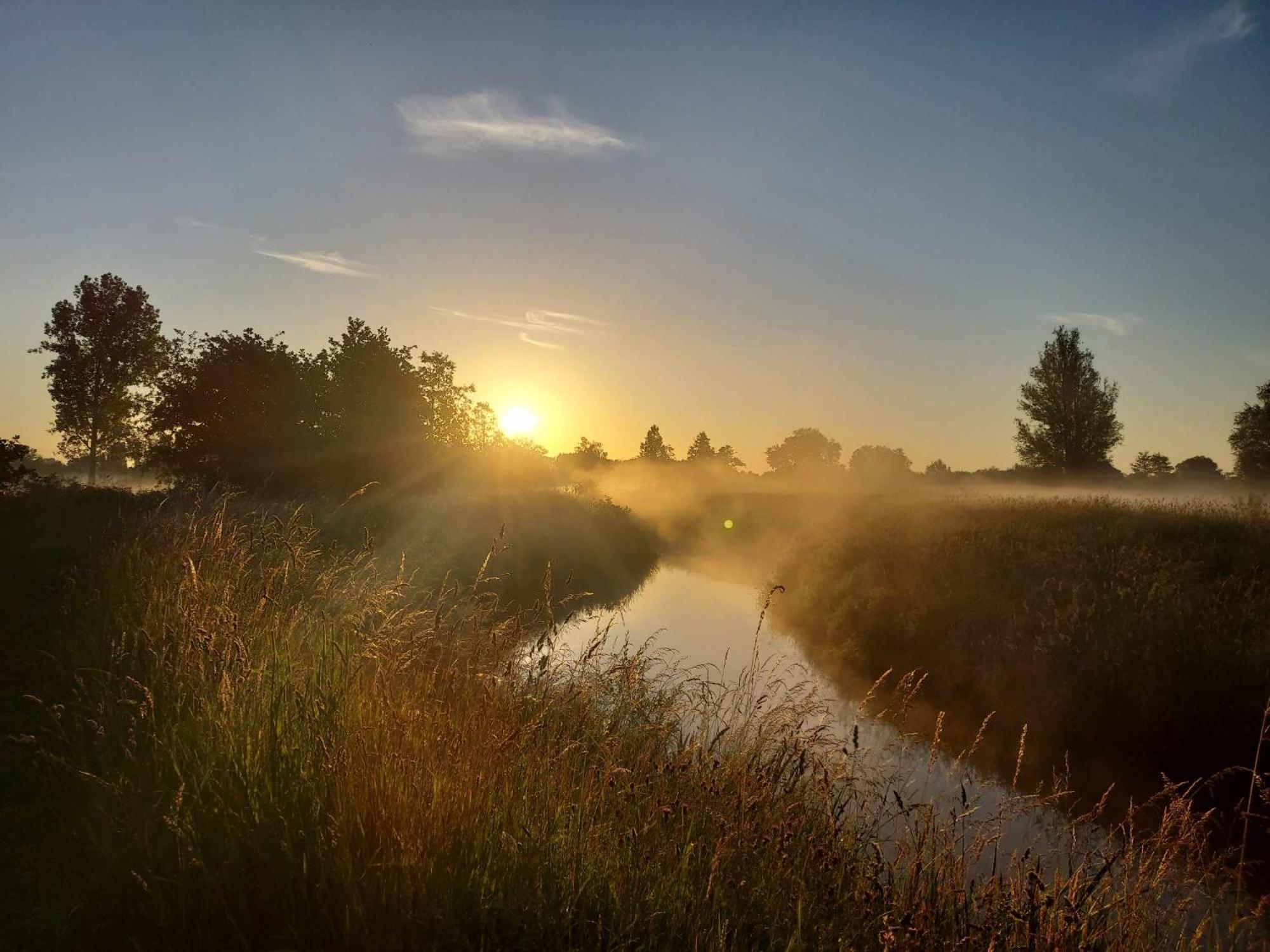Rustig Gelegen Chalet Kapeki Met Tuin Aan Het Water เกล ภายนอก รูปภาพ
